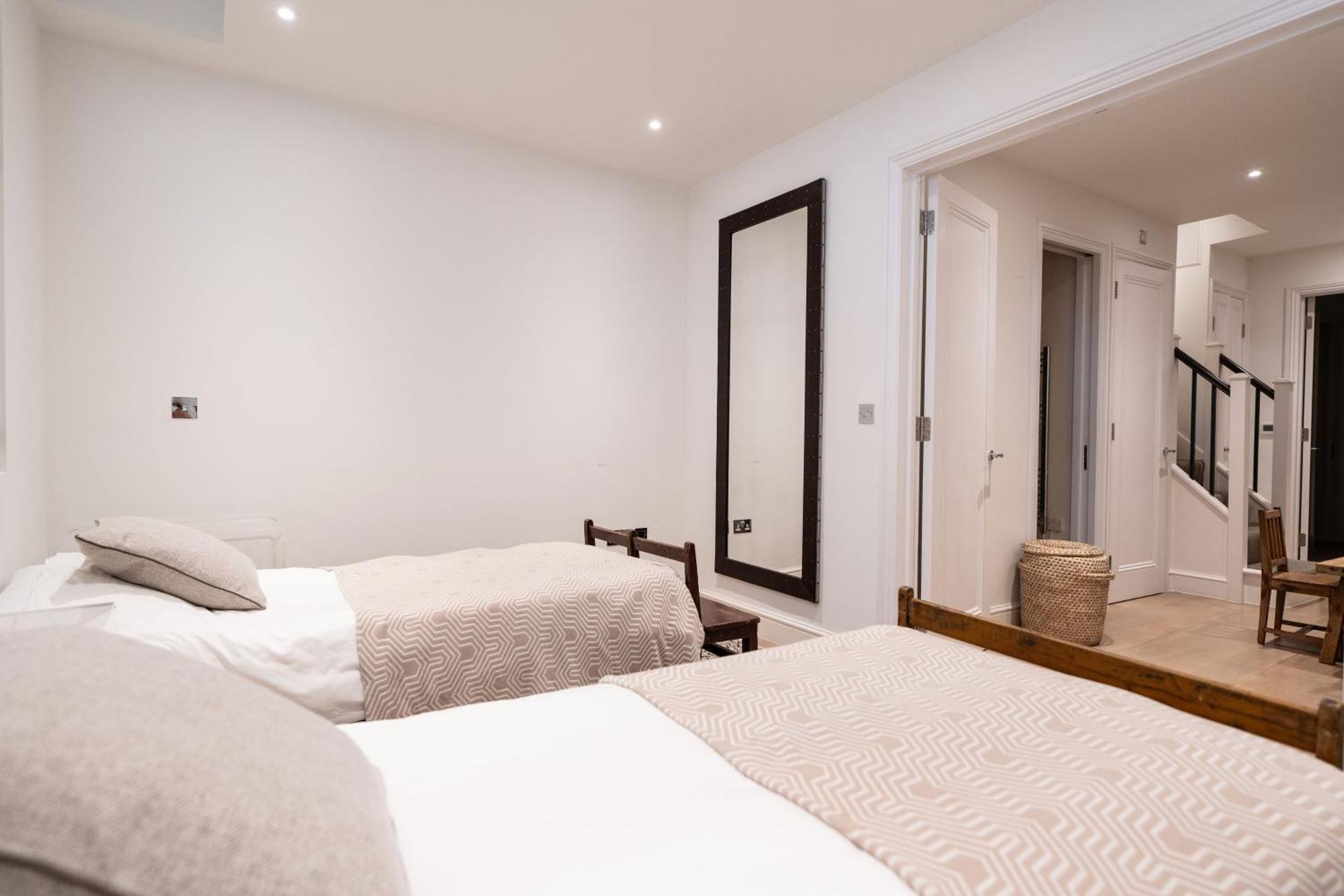 The Chelsea Place - Lovely 4bdr House With Terrace Apartamento *